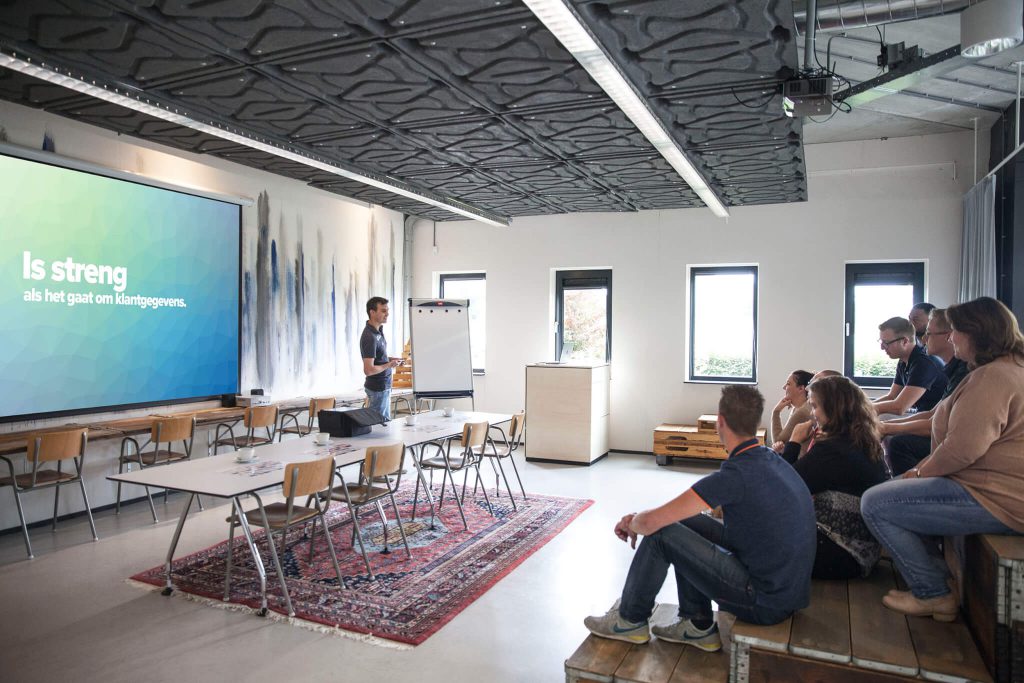 Trainen op identiteitscontrole saai? AMP Groep